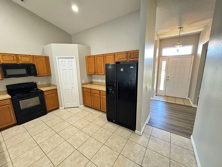 639 Bittern Ct — Photo 15