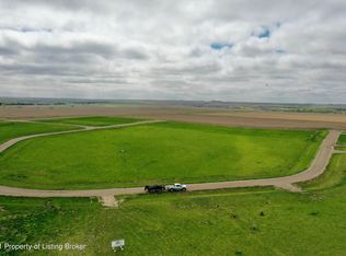 5801 Sandstone Point Rd, Beulah, ND 58523