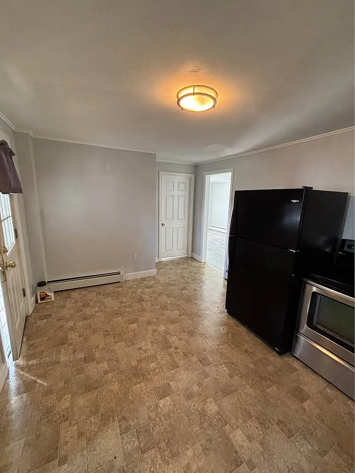 2 bed, 900 sqft, $2,100 — Photo 2