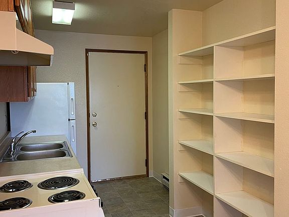 4th image of 15043 8th Ave S APT 21