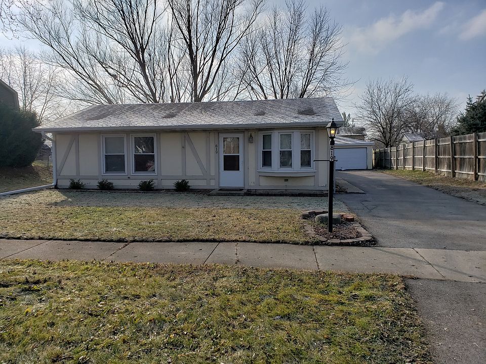 1st image of 819 Tamms Ln