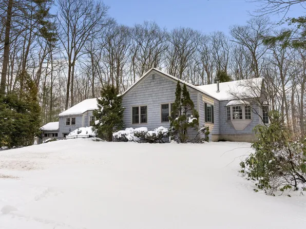 10 Kilborn Way, Falmouth, ME 04105