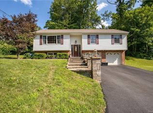 21 Maine Rd, Patterson, NY 12563