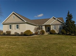 10901 Parmenter Rd, Burbank, OH 44214