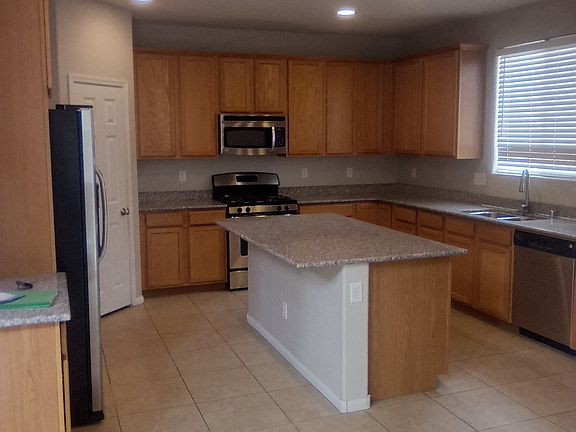3rd image of 6037 Moonlight Beach St