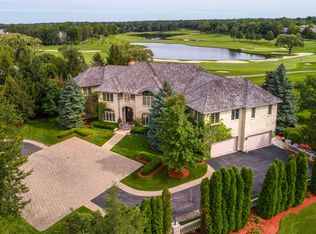 14 Kensington Dr, North Barrington, IL