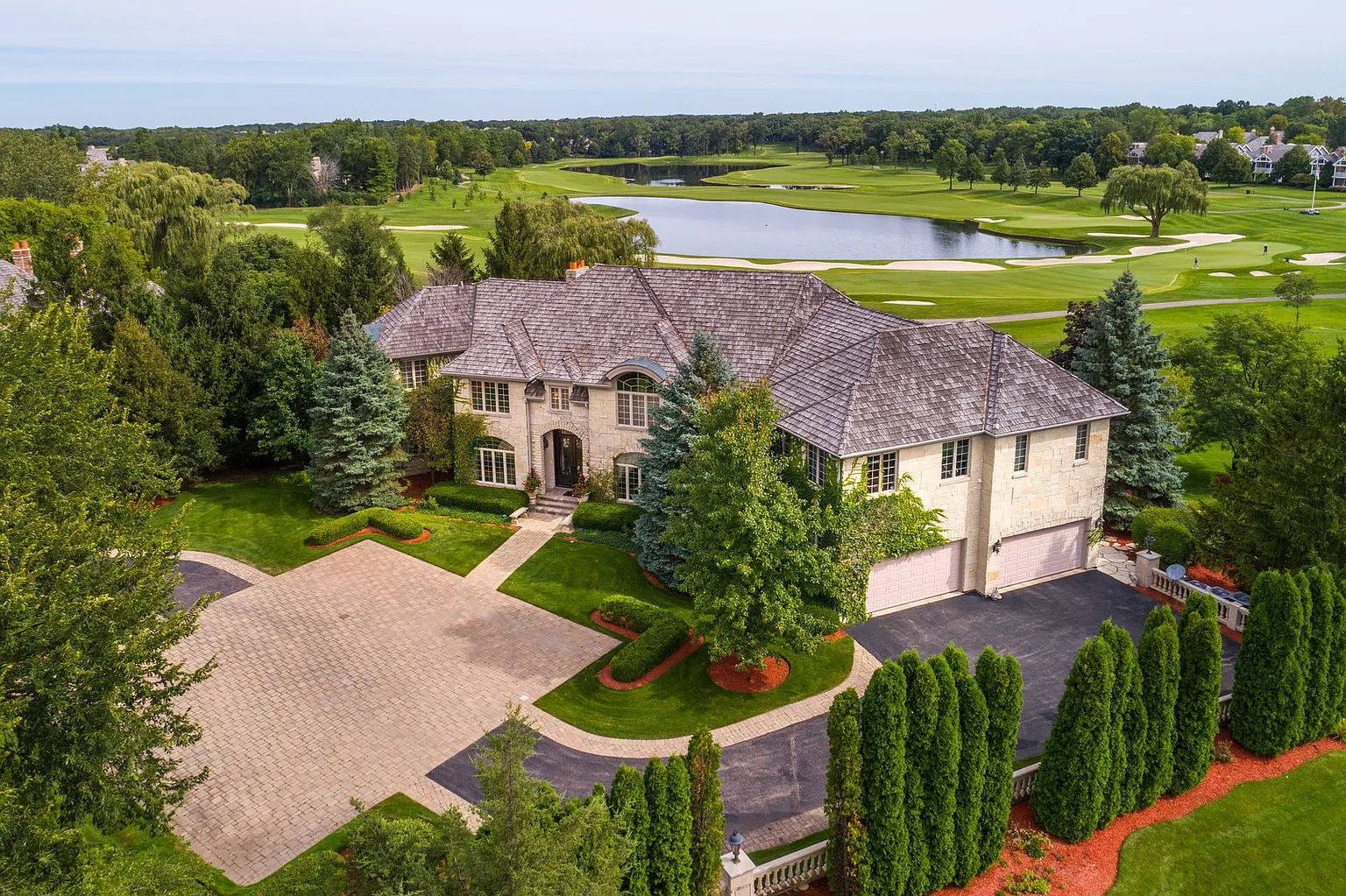 14 Kensington Dr photo 1