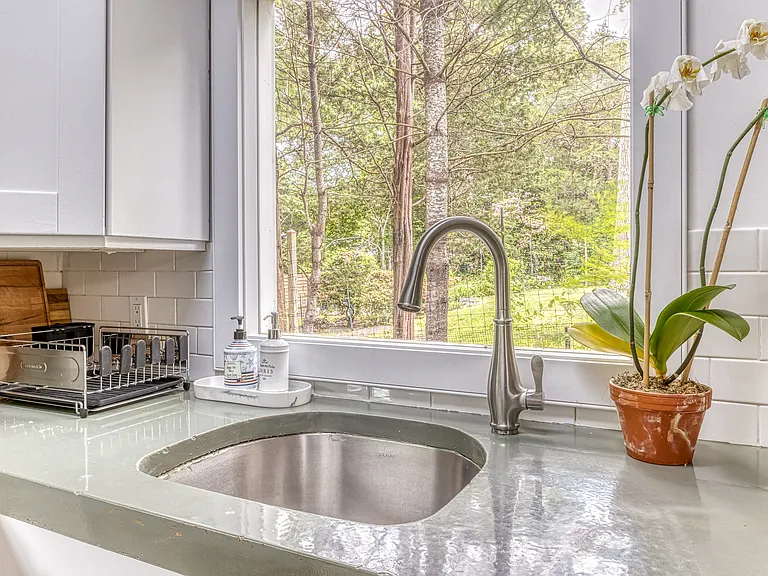 49 Cedar Dr — Photo 2