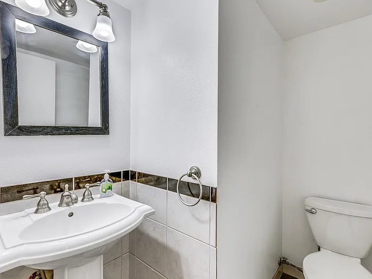 2817 W Grand Ave — Photo 4