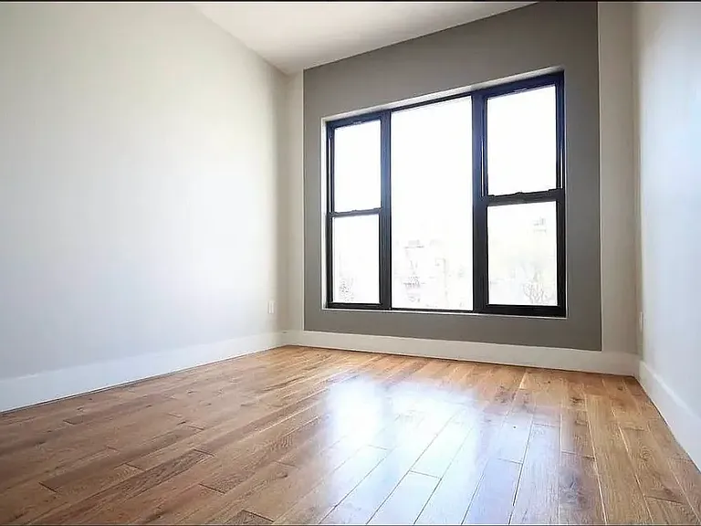 226 Pulaski St #10 — Photo 2