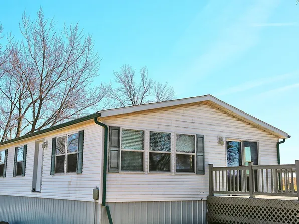 1353 Fairview Ave, Plainfield, IA 50666