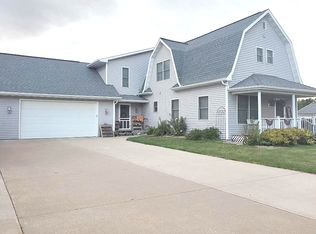 6830 Bunker Hill Rd, Greenleaf, WI 54126