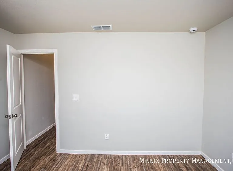 2113 N Jayton Ave #B — Photo 28