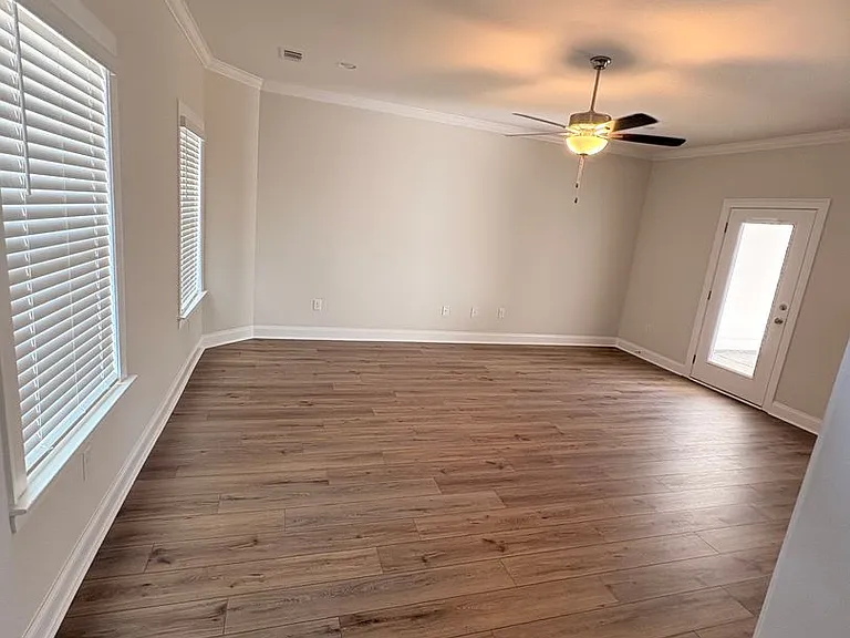 110 Alva Ct — Photo 5