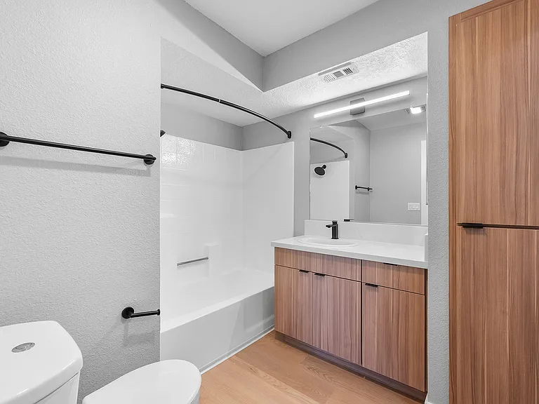Crestwood Apartment Homes — Photo 44
