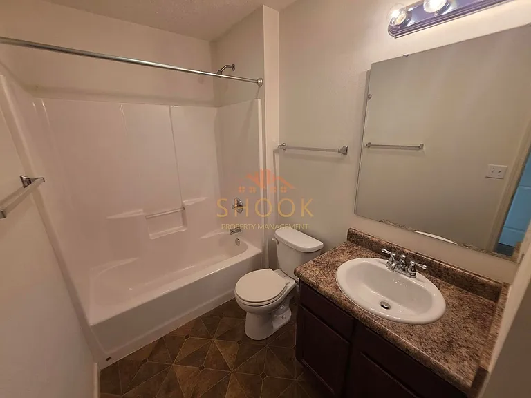 2427 Maxwell Dr — Photo 14