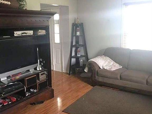 5th image of 501 Arlington Ave