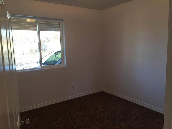 3rd image of 913 S Wardwell Ave Unit B