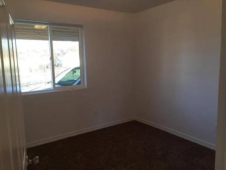 913 S Wardwell Ave #B — Photo 3