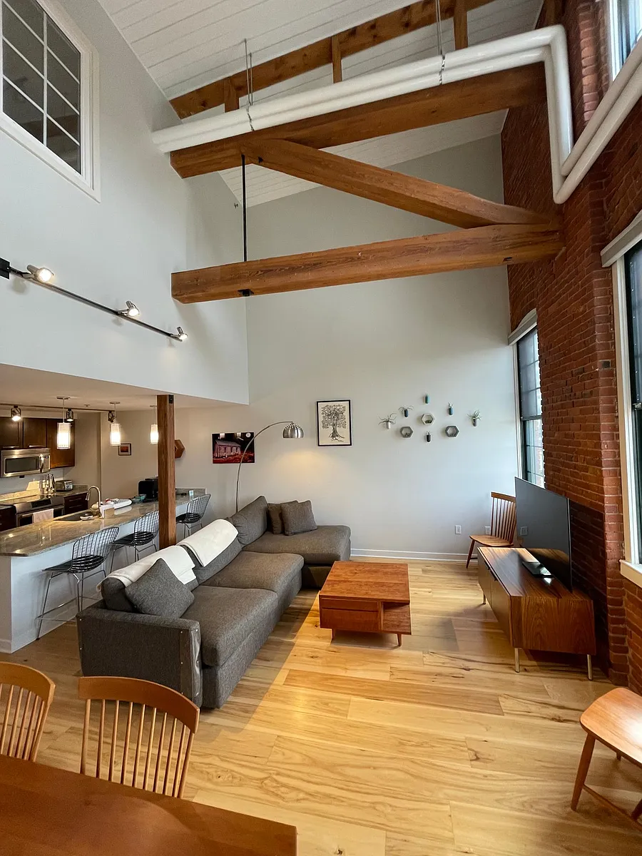 Main living area - 48 Water St #418