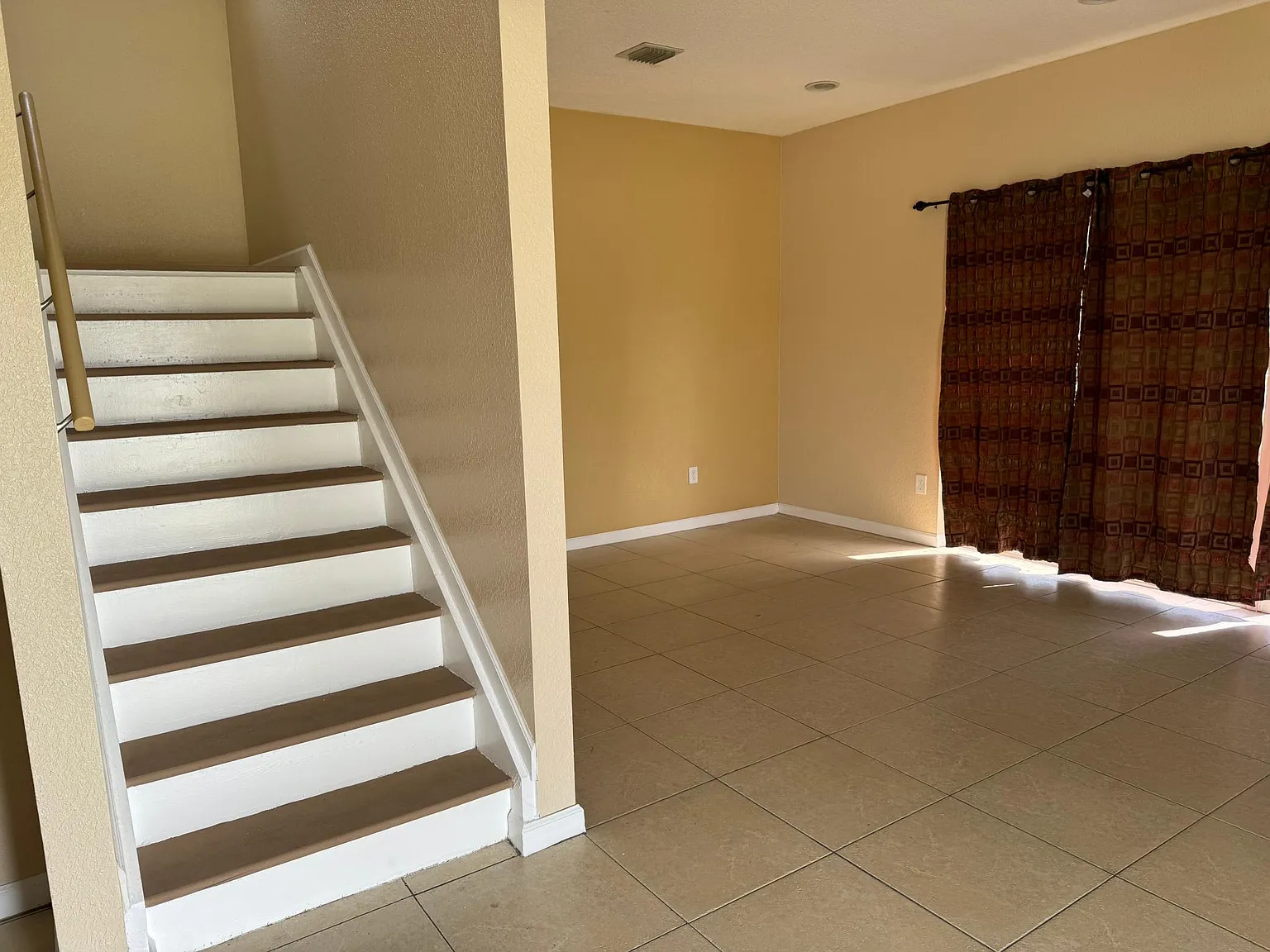 3 bed, 2.5 bath, 1600 sqft, $3,200 — Photo 4