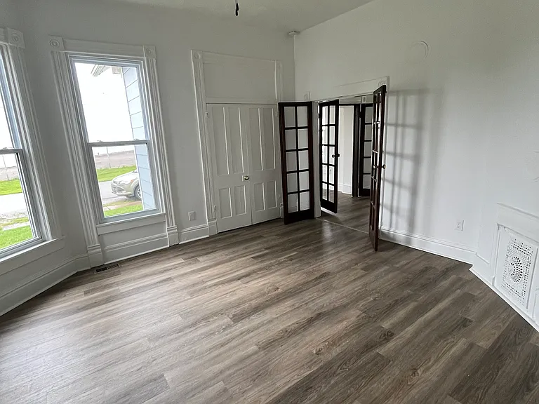171 Vine St — Photo 2