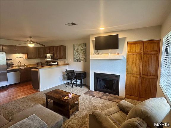 4th image of 22 Pepperwood Ct