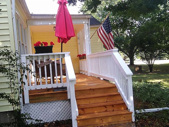 Front porch living 