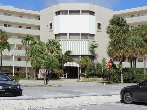 4000 NE 170th St APT 105, North Miami Beach, FL 33160