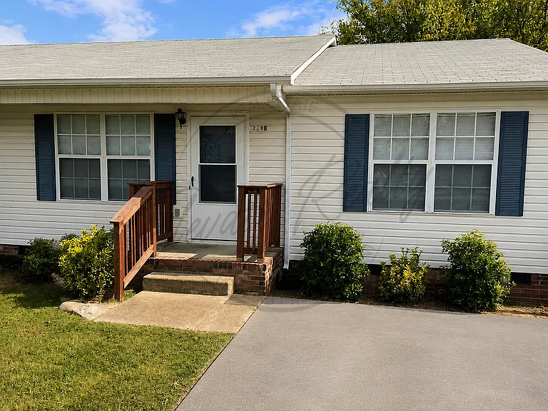 220 Nowlin Dr #B — Photo 1