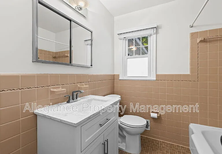 3548 N Valley St — Photo 31