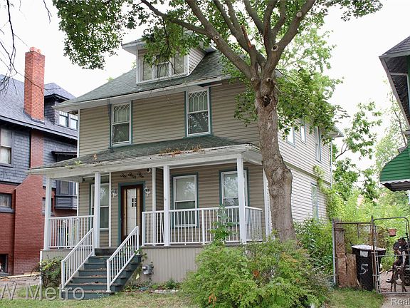 2nd image of 245 Woodland St
