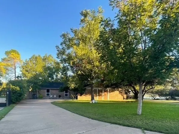 261 Timberlake Dr, Azle, TX 76020