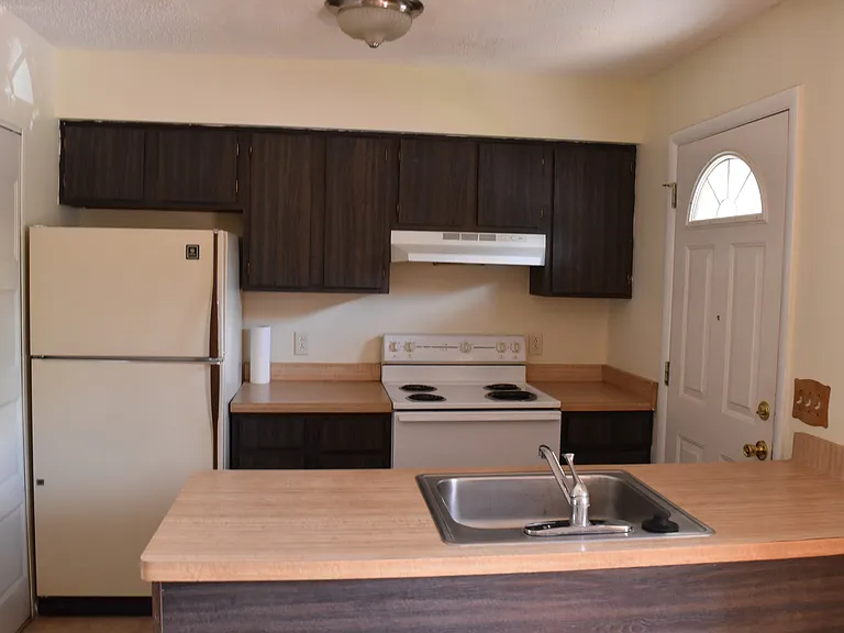 432 Surrey Hill Way — Photo 5