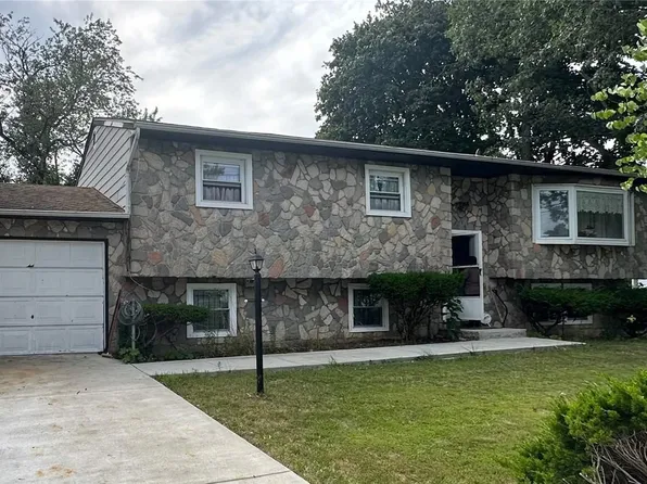 14 S 29th Street, Wyandanch, NY 11798