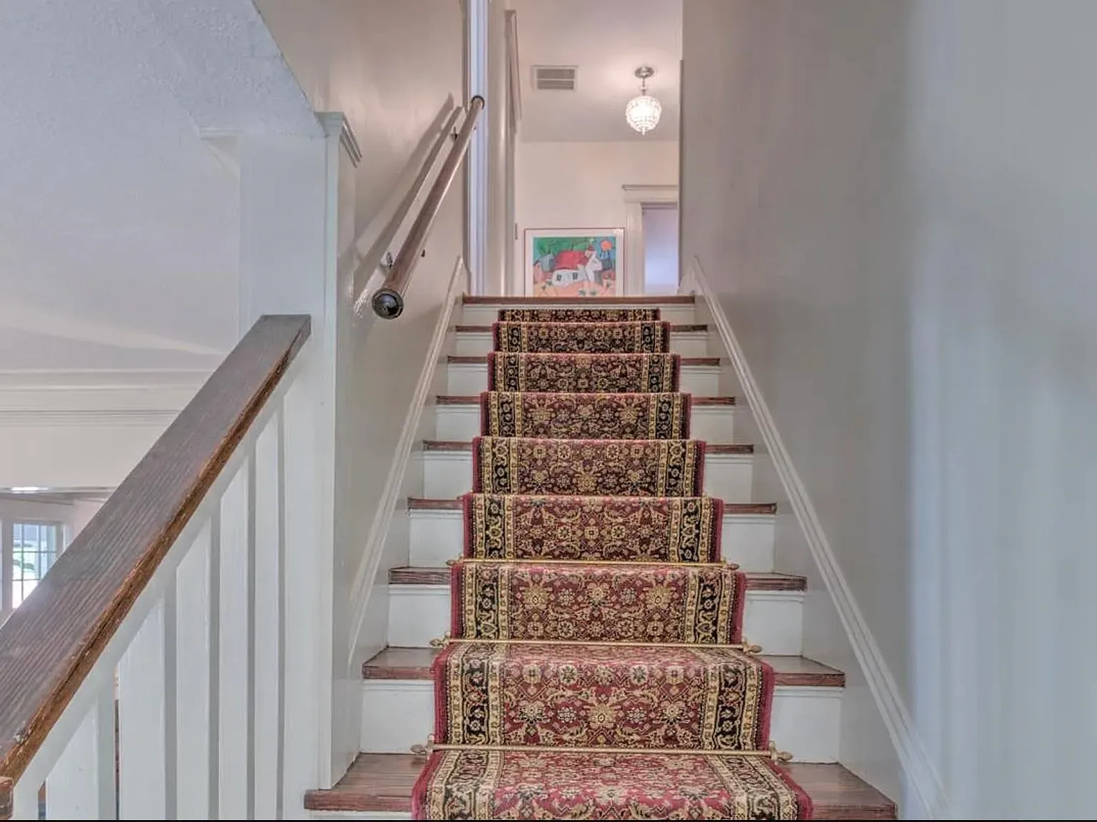 5 bed, 3.5 bath, 3736 sqft, $4,900 — Photo 2