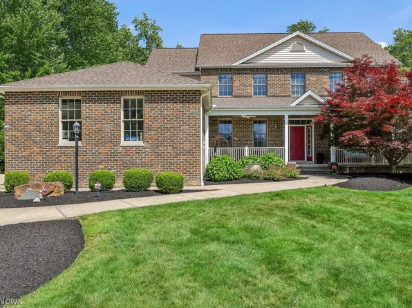 10747 Blueberry Hill Dr, Kirtland, OH 44094