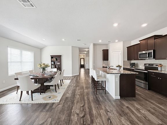 5th image of 401 Utica Way