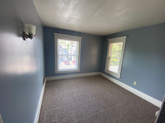 4th image of 711 W 7th St #B