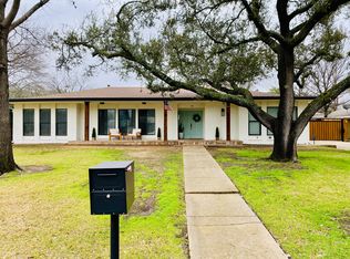 15 Legend Rd, Benbrook, TX 76132