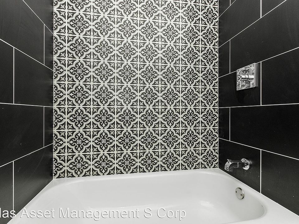 1st image of 2602 W 23rd St #11544588
