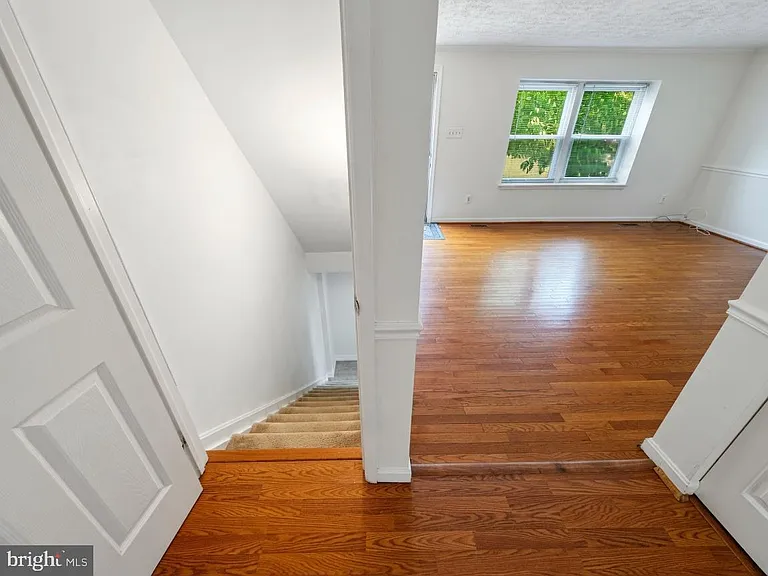 8112 Parkdale Ct — Photo 15