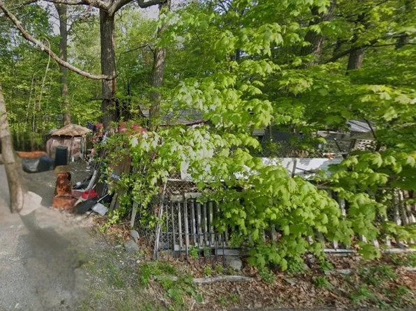 10 Woodland Cir N, Monroe, NY 10950