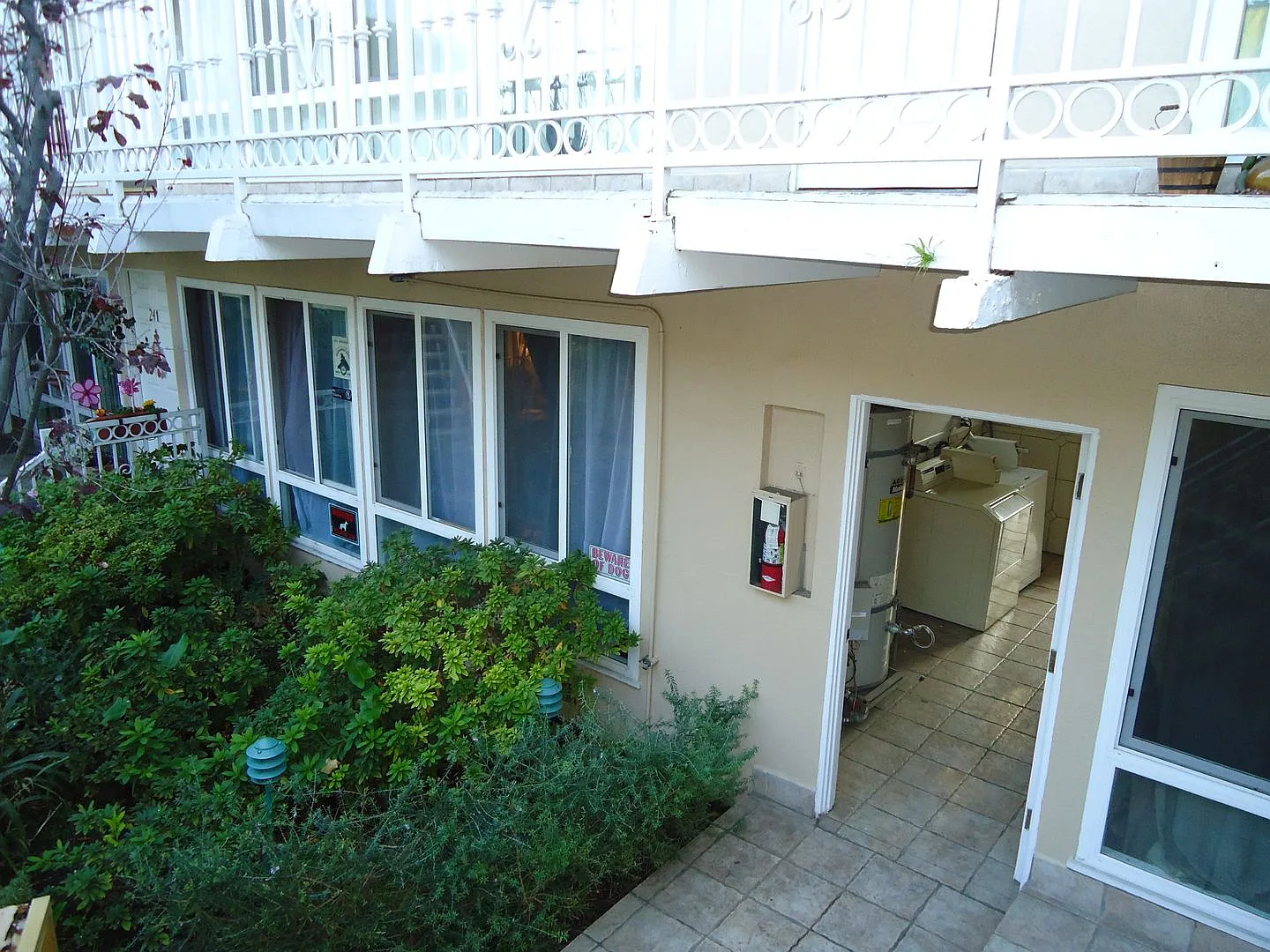 Churchlane Apartments — Photo 2