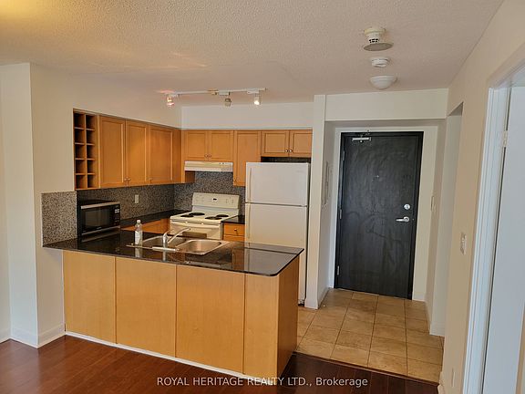 3rd image of 210 Victoria St #2307