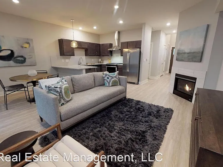 Hanover Townhomes — Photo 52