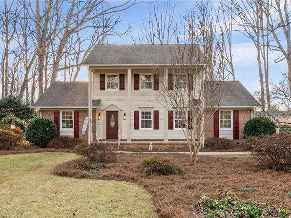 2021 Tennyson Dr, Greensboro, NC 27410