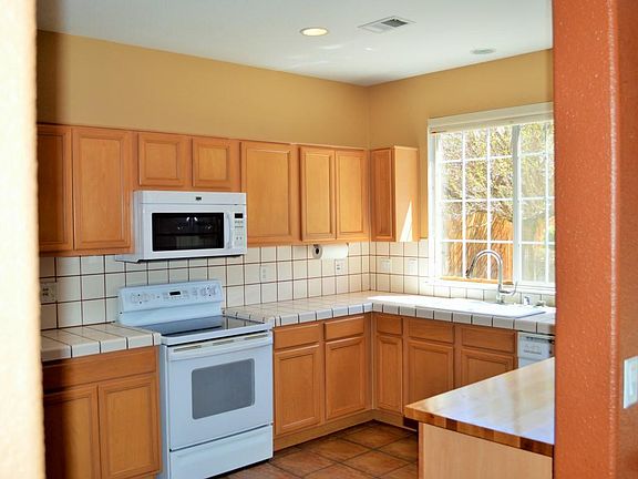 4th image of 2520 Napoli Dr