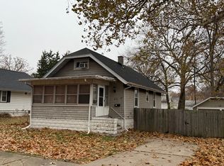 2716 N Bootz Ave, Peoria, IL 61604