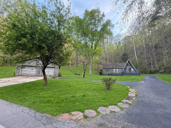 79 Lakeview Vlg, Prestonsburg, KY 41653